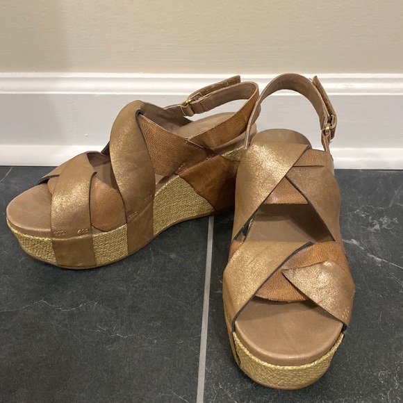 Antelope Shoes - Antelope gold wedge platform sandals size 39